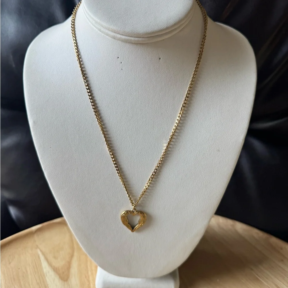 Gold Heart Pendant Necklace - Picture 2 of 6